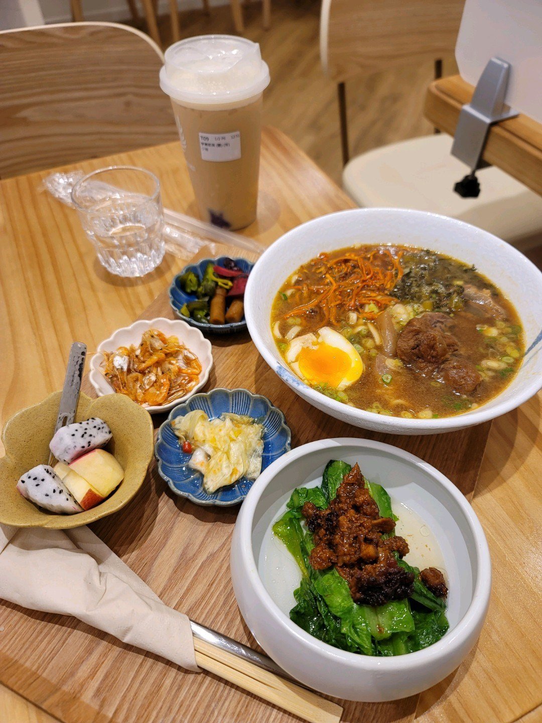 哥哥添飯•妹妹泡茶