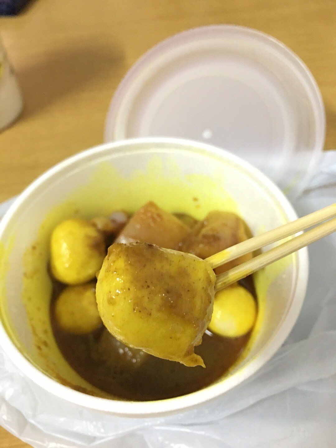 吉吉魚蛋