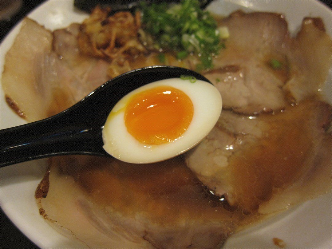 烏骨雞拉麵 龍