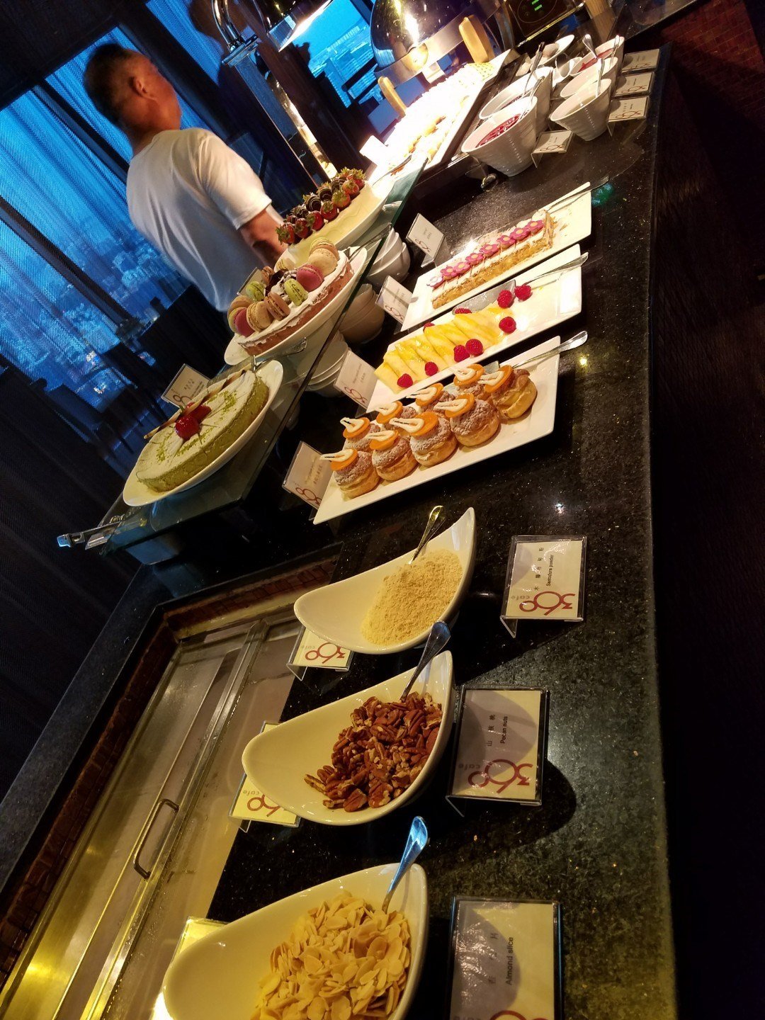 360°旋轉餐廳